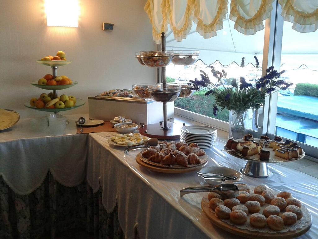 Hotel Metropol كاوْرلي المظهر الخارجي الصورة